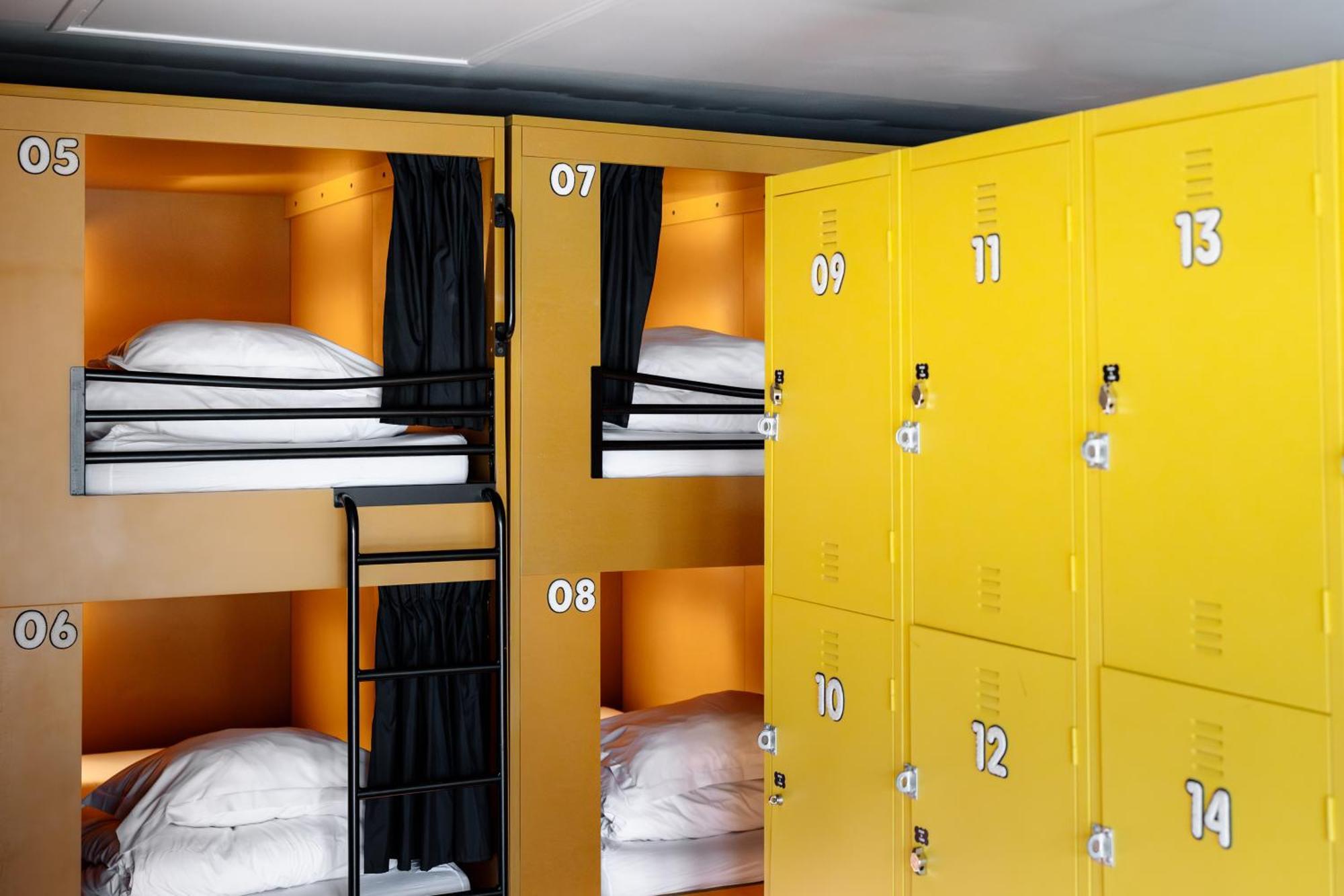 Bed 16-Bed Mixed Dormitory Room