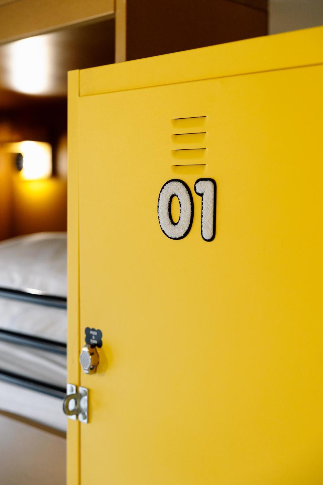 Bed 16-Bed Mixed Dormitory Room